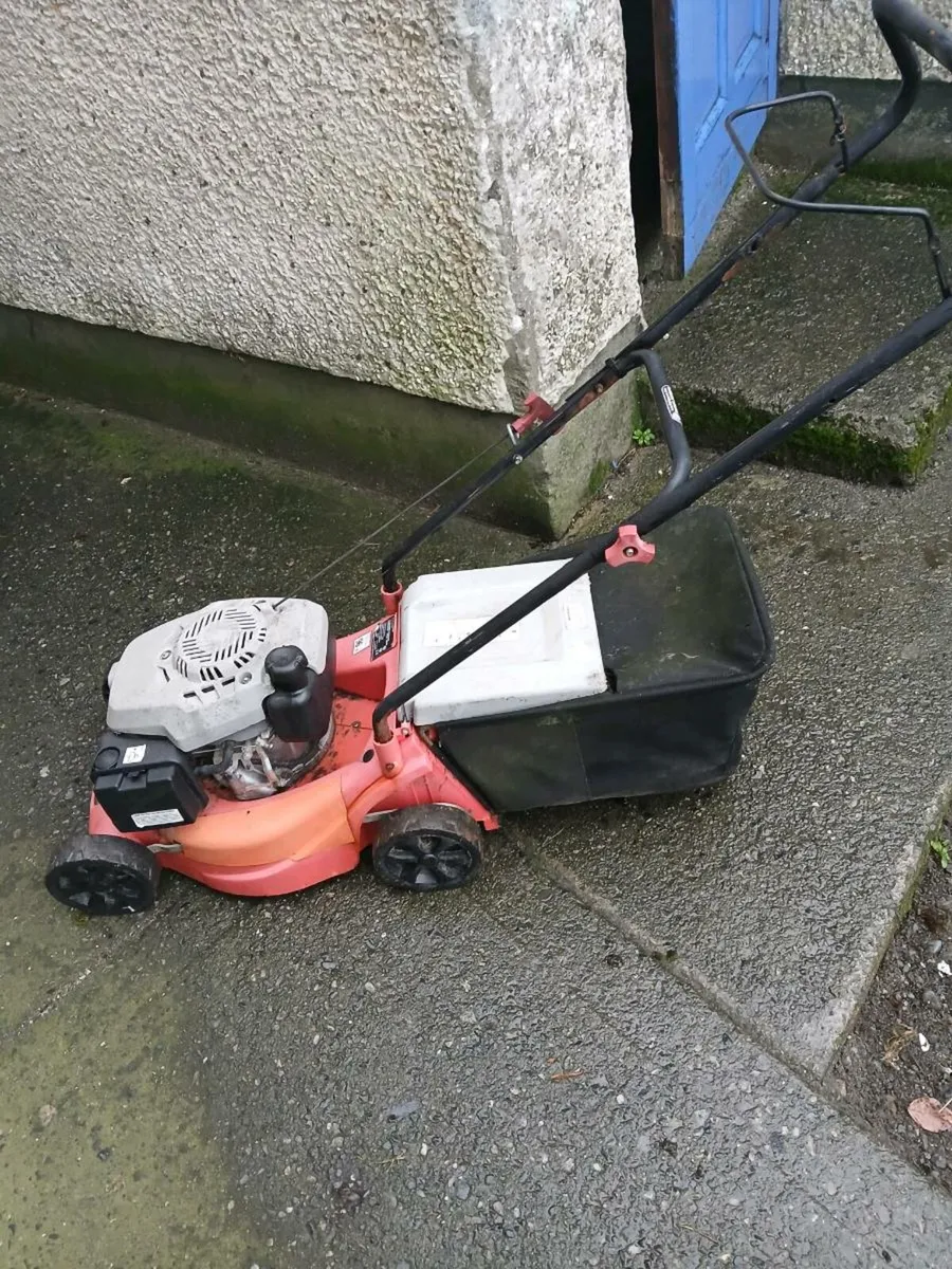 Push lawn mower working perfect - Image 3