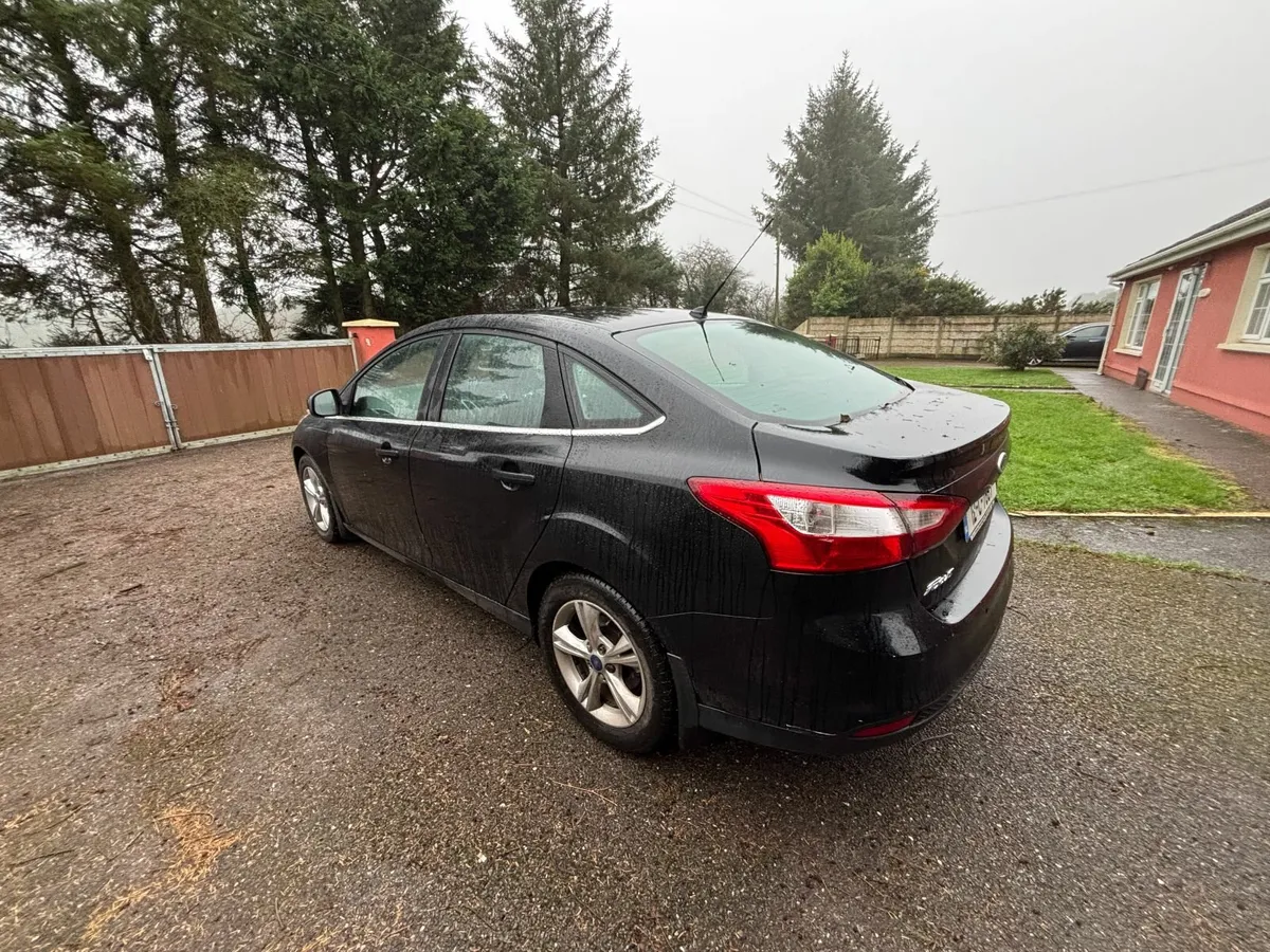 Ford Focus 2012 - Image 2