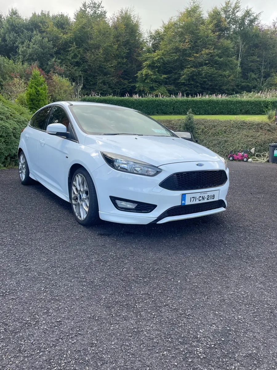 2017 Ford Focus ST Line - Image 2