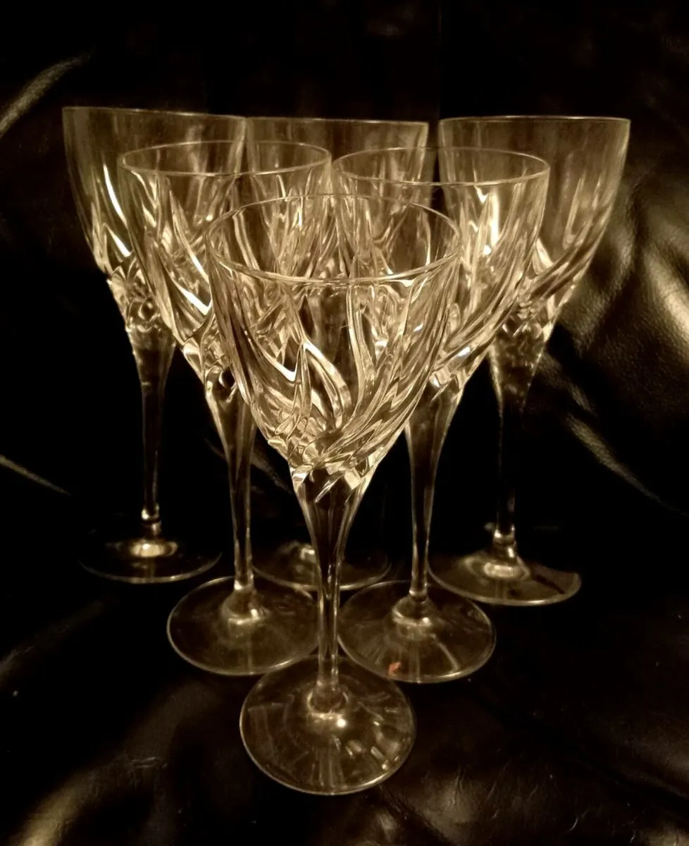 Six Wedgewood Wine Glasses - Image 2