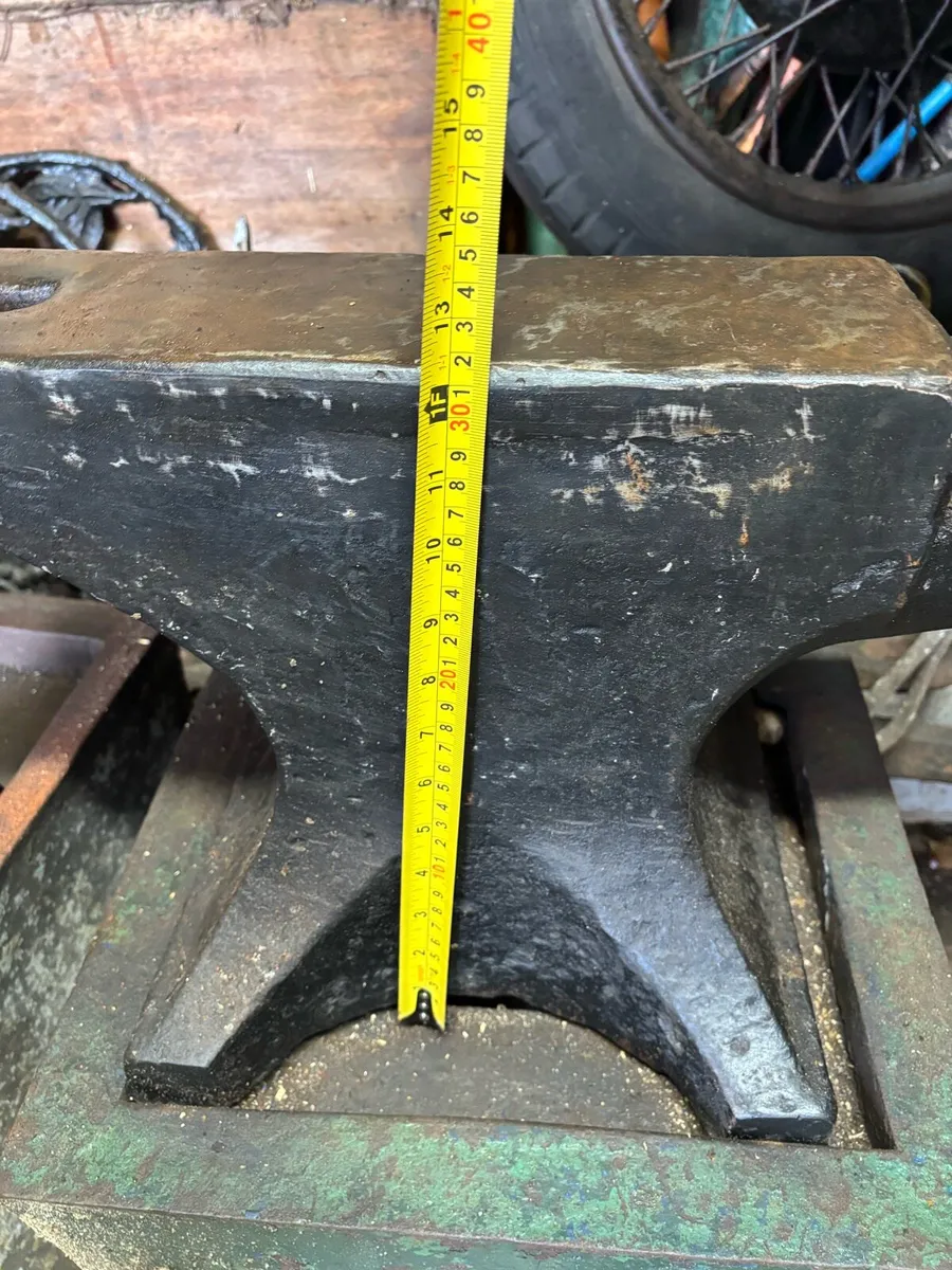 Big Anvil an stand - Image 3