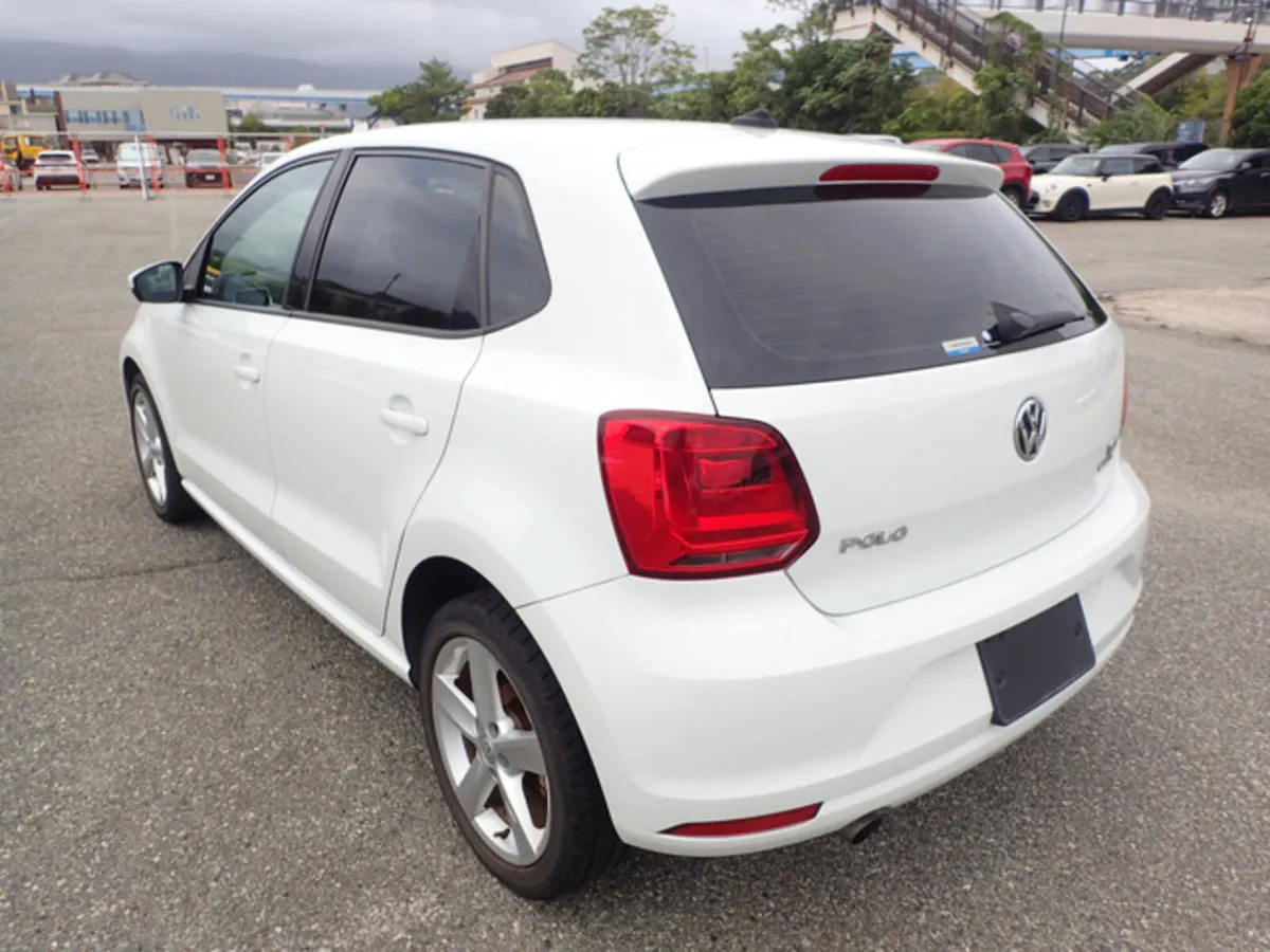 Volkswagen Polo 1.2 TSI HIGHLINE PLUS PETROL AUTOM - Image 4