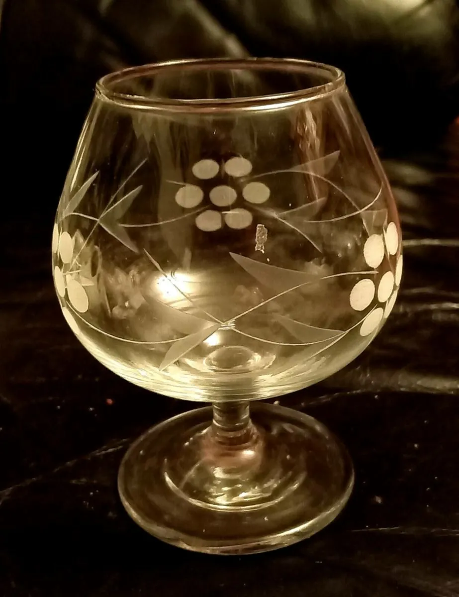 Seven Duiske Brandy and Wine Glasses - Image 3