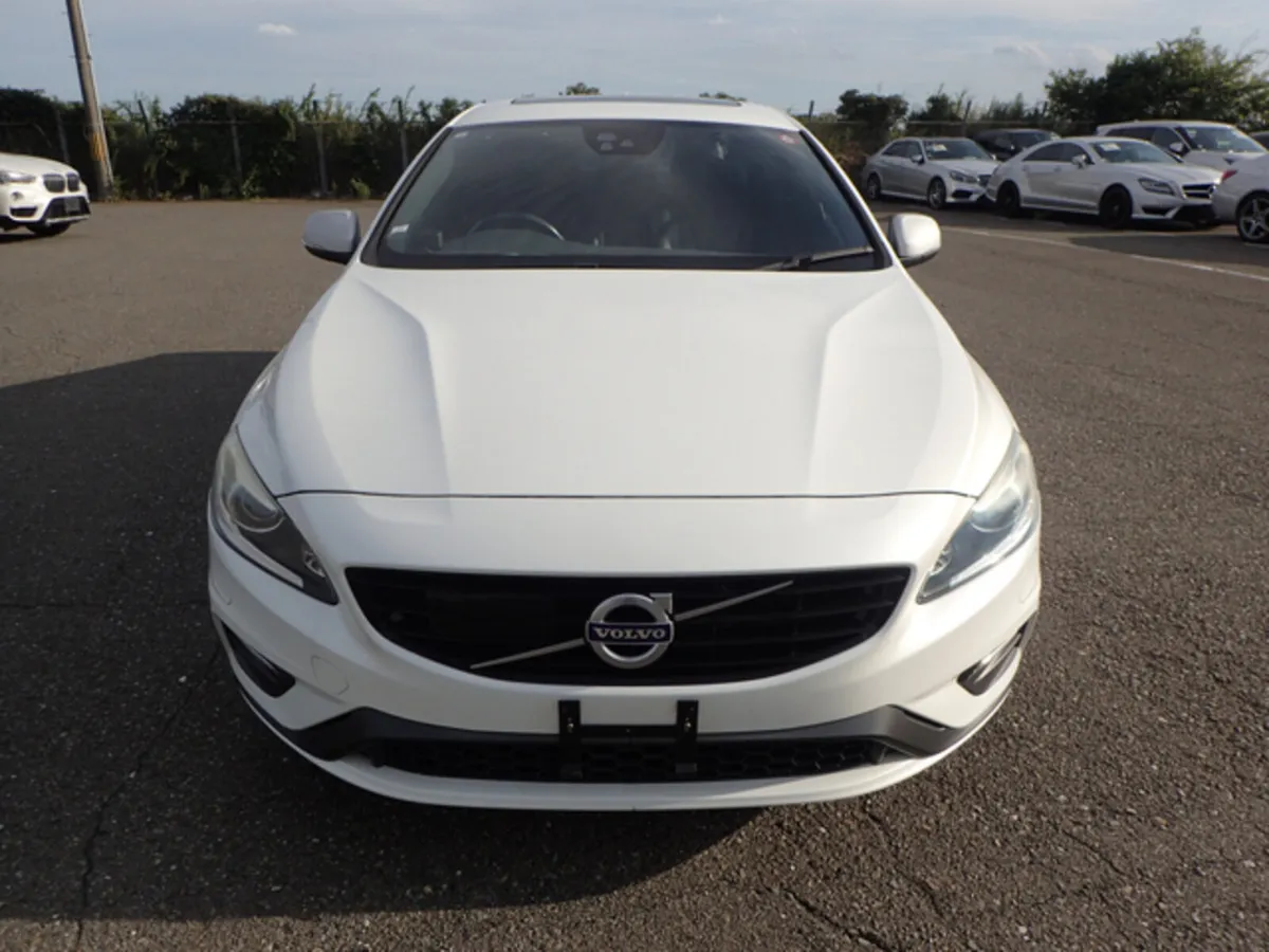 Volvo S60 2.0 D4 R DESIGN PLUS DIESEL AUTOMATIC // - Image 2