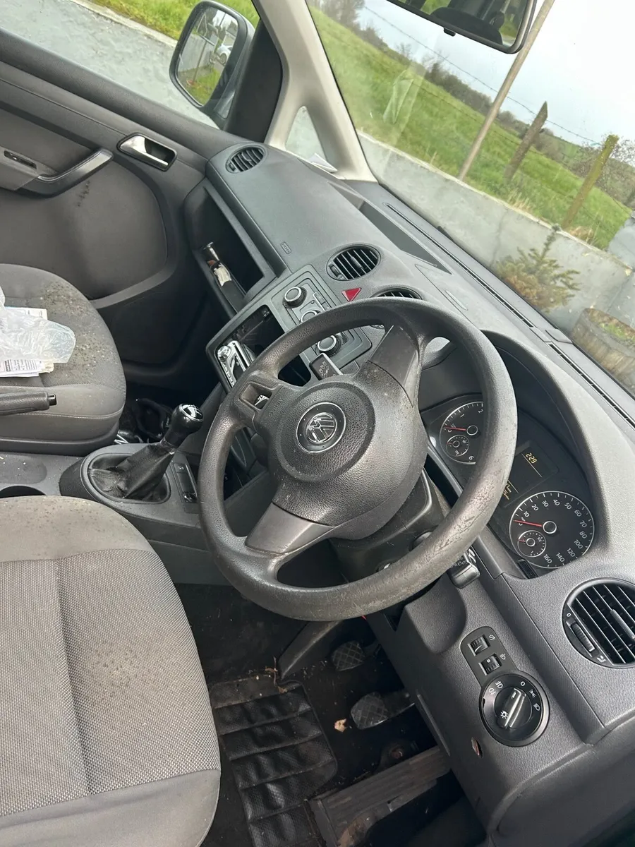 2011 Volkswagen caddy disabled 5 seater - Image 4