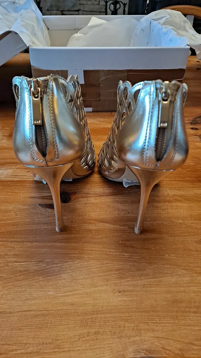 Gold High Heel Shoes - Image 4