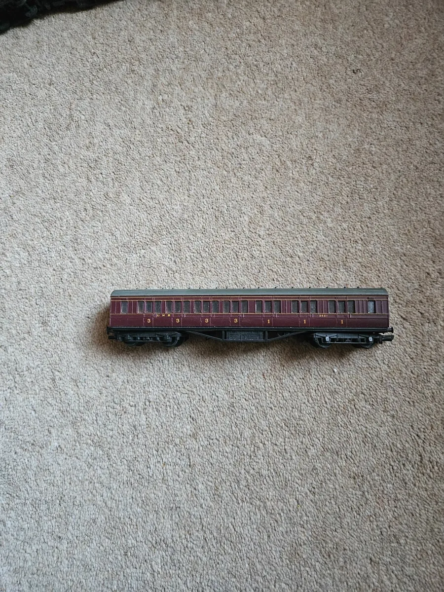 Hornby Lima OO Gauge Carraige
