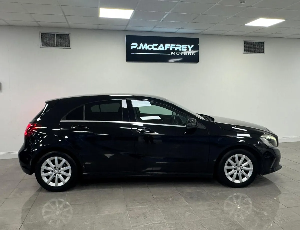 2018 Mercedes-Benz A180 1.6 Style Auto Half Leathe - Image 2