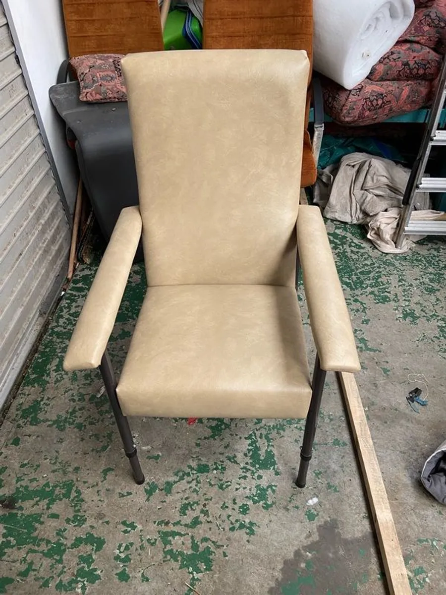 Orthopaedic chair - Image 1