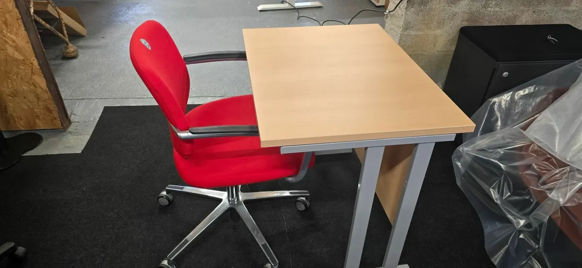 Student desks and chairs(student accommodation) - Image 3