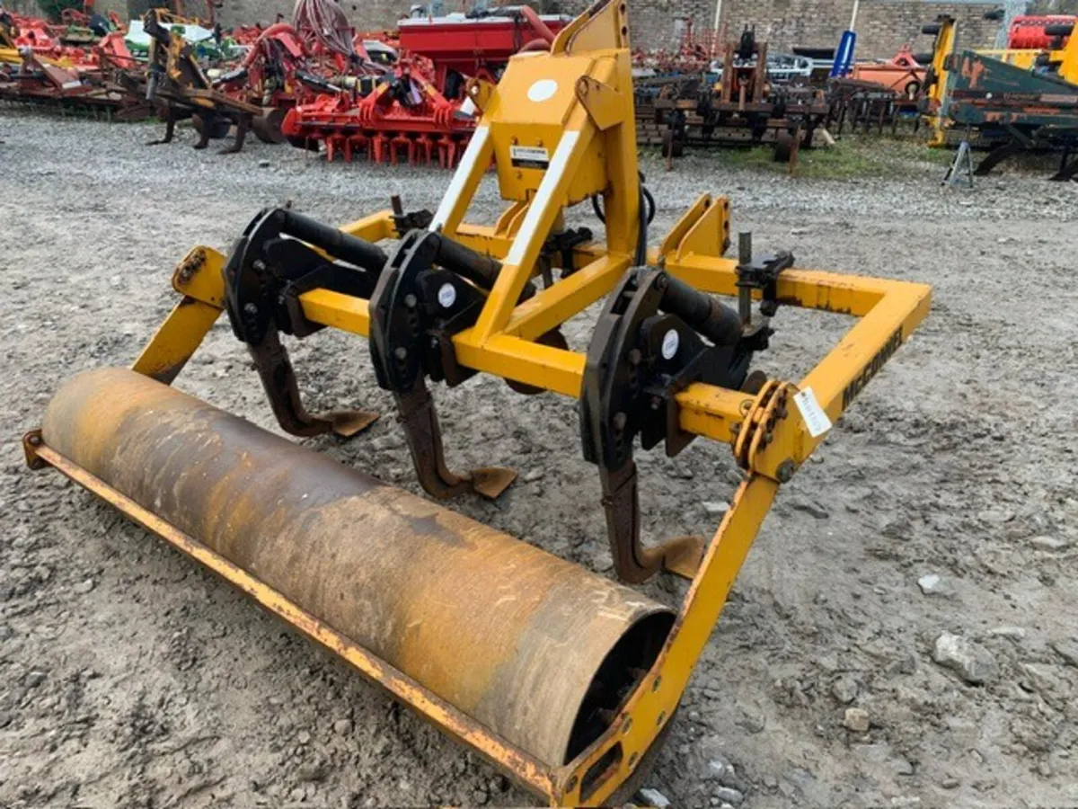 MCCONNEL 2.5M 3 LEG AUTO RESET SHAKERATOR - Image 1