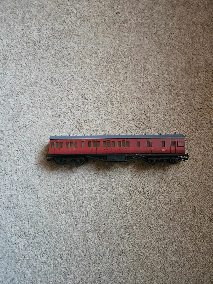 Hornby Lima OO Gauge Carraige