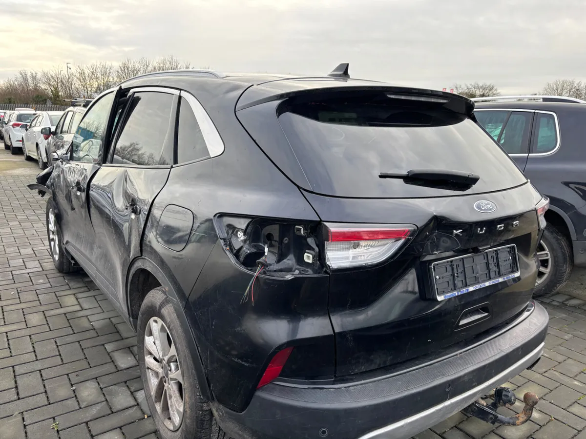 21 Kuga Titanium 1.5 Diesel 110km - Image 4