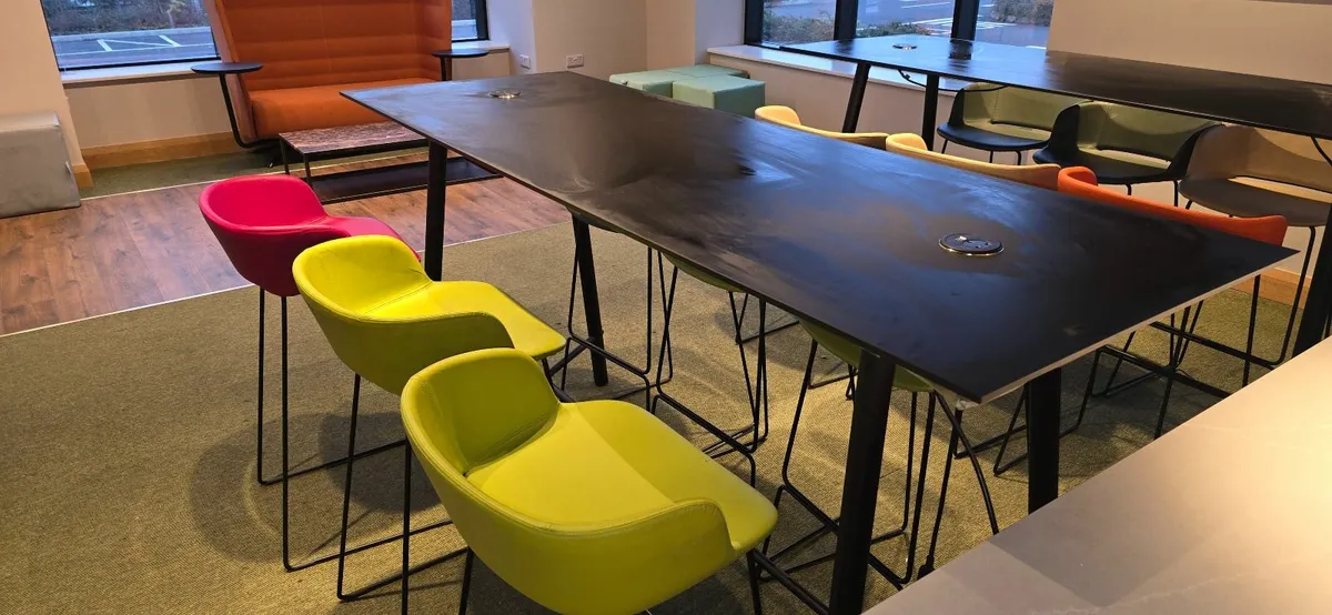 High meeting tables in black with high chairs - Image 2