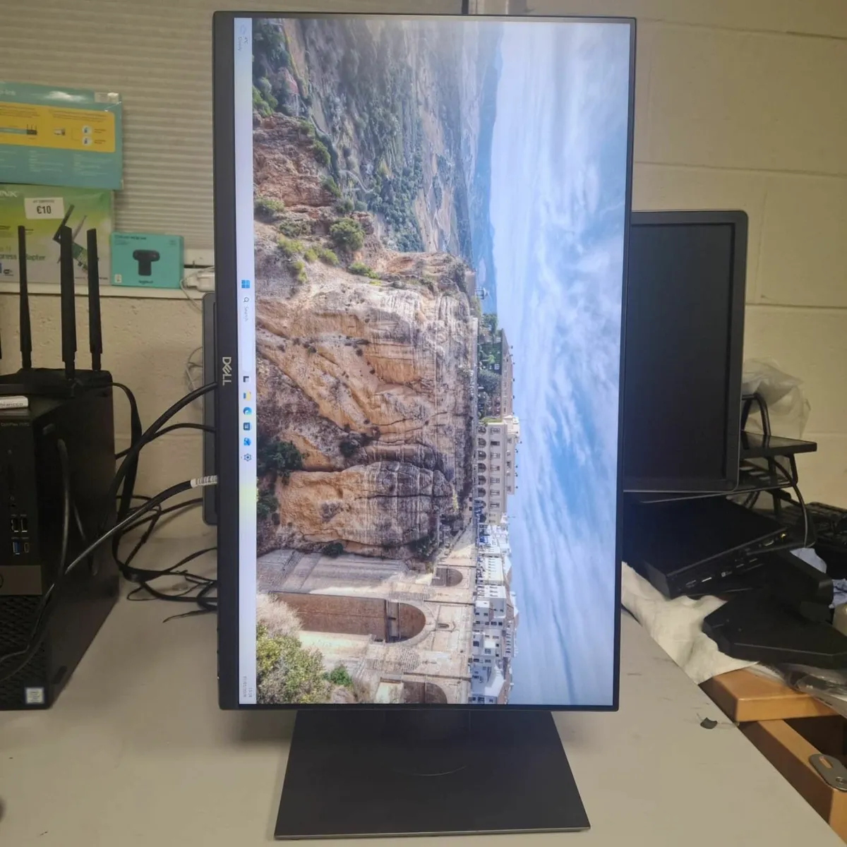Dell P2419H Monitor | 24-inch | Full HD | Slim Bez - Image 3