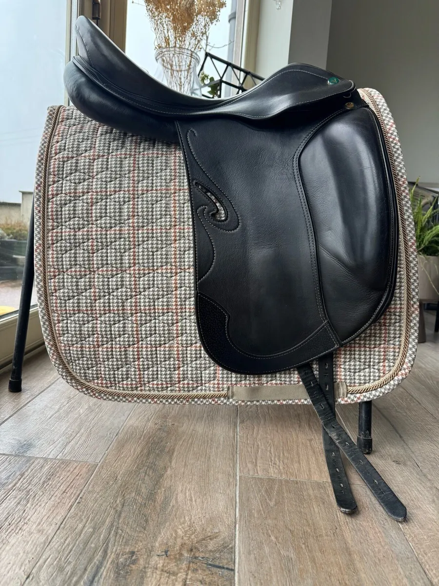 Prestige Passion K Dressage saddle 17” - Image 1