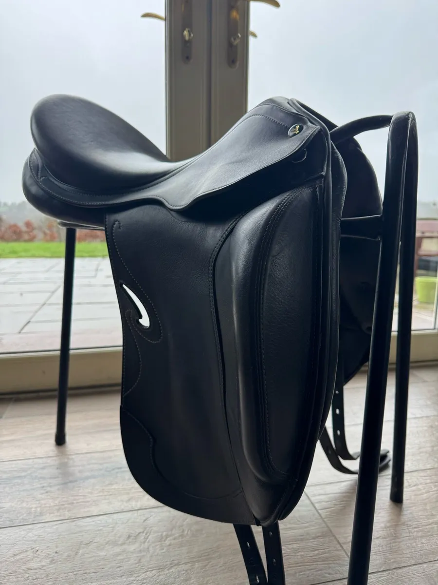 Prestige Passion K Dressage saddle 17” - Image 4