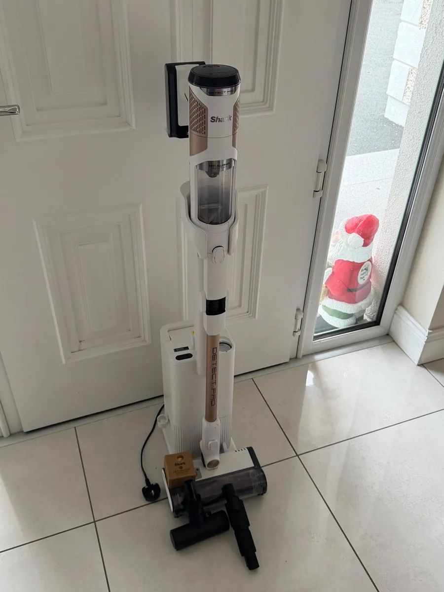 Shark Hoover - Image 1