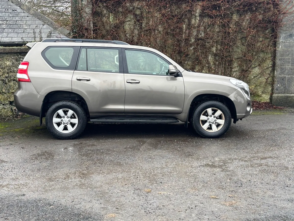 Toyota Land Cruiser - Image 2