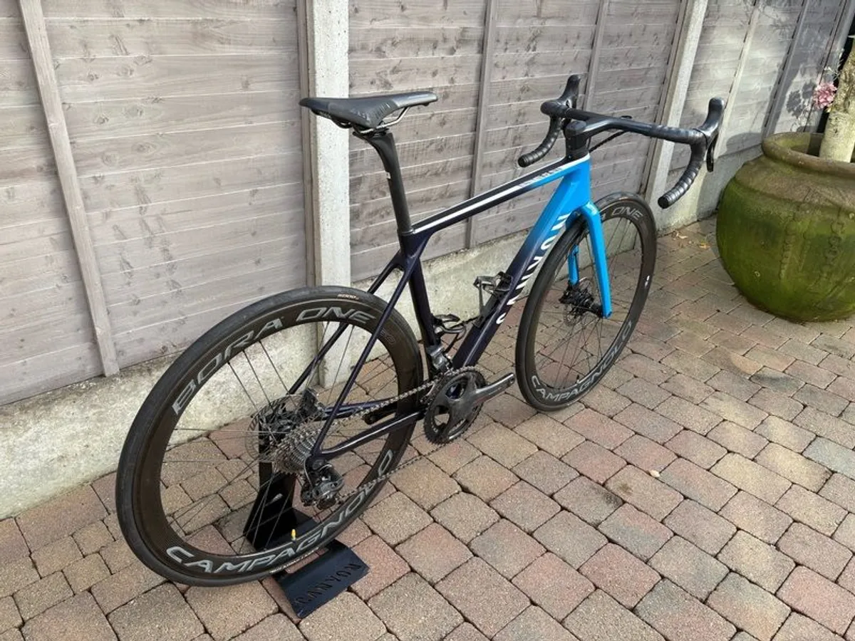 Canyon Ultimate CF SLX 9.0 Movistar Edition - Image 2