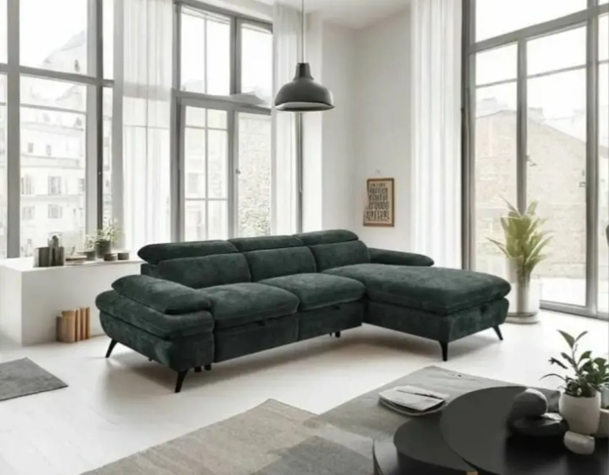 Hannah Green Suite / LHF or RHF. - Image 1