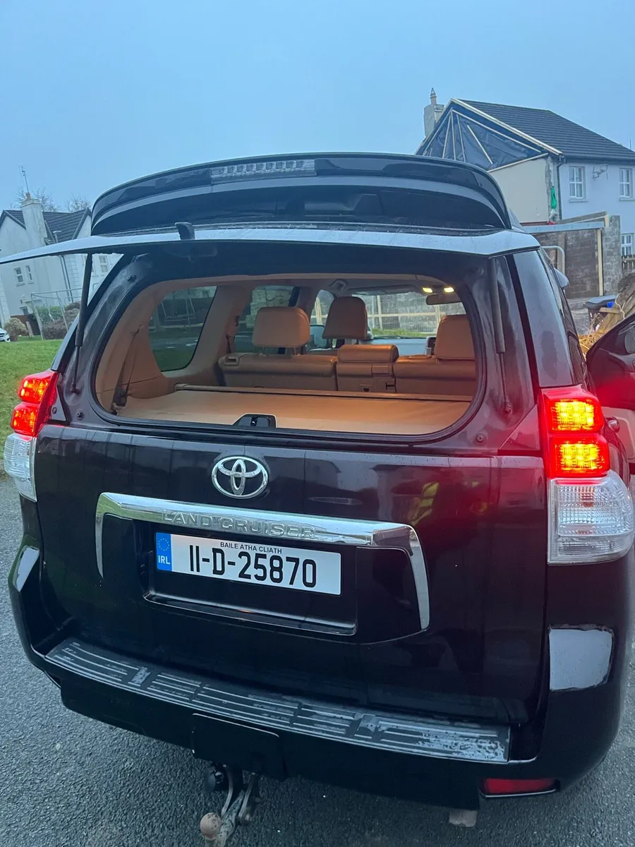 Toyota Landcruiser Crew Cab. Commercial - Image 4