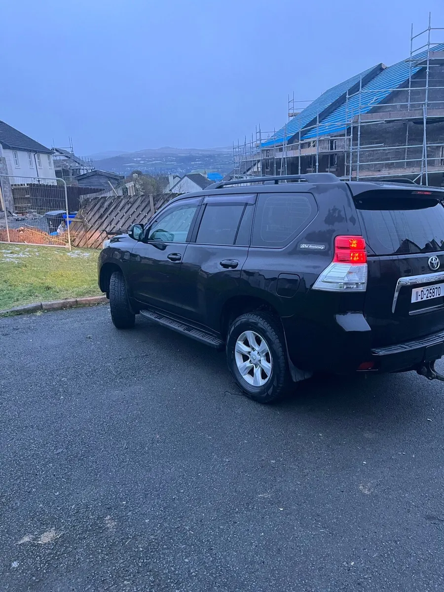 Toyota Landcruiser Crew Cab. Commercial - Image 1
