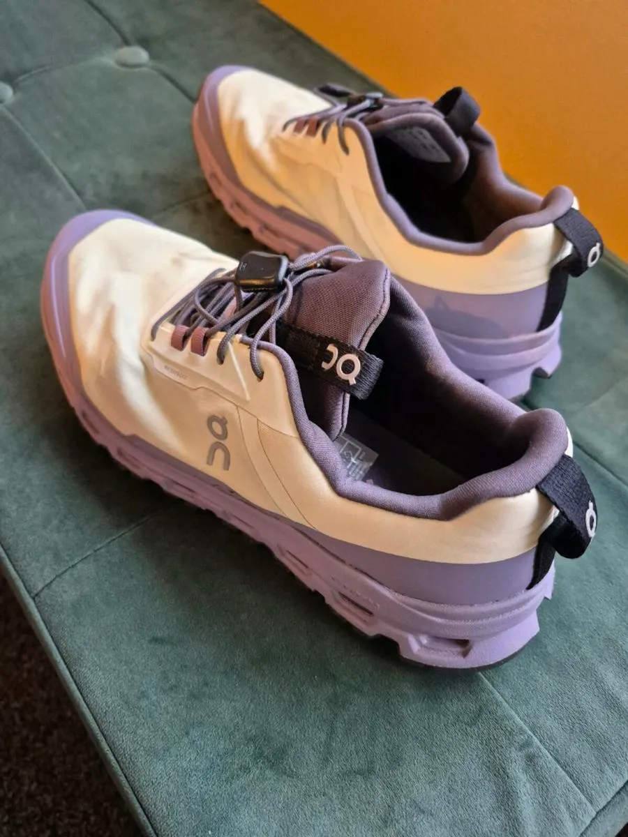 On Running waterproof runners - Image 1