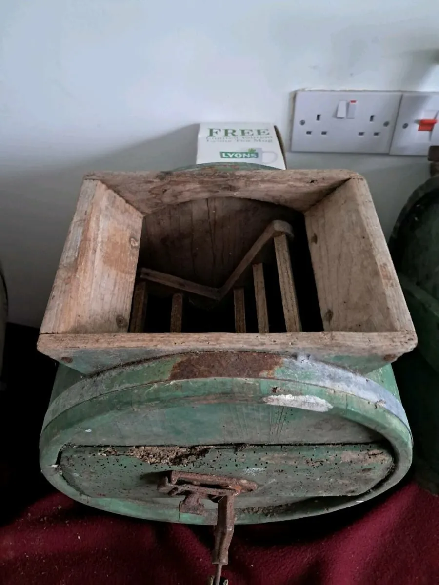 3 timber butter churns - Image 2