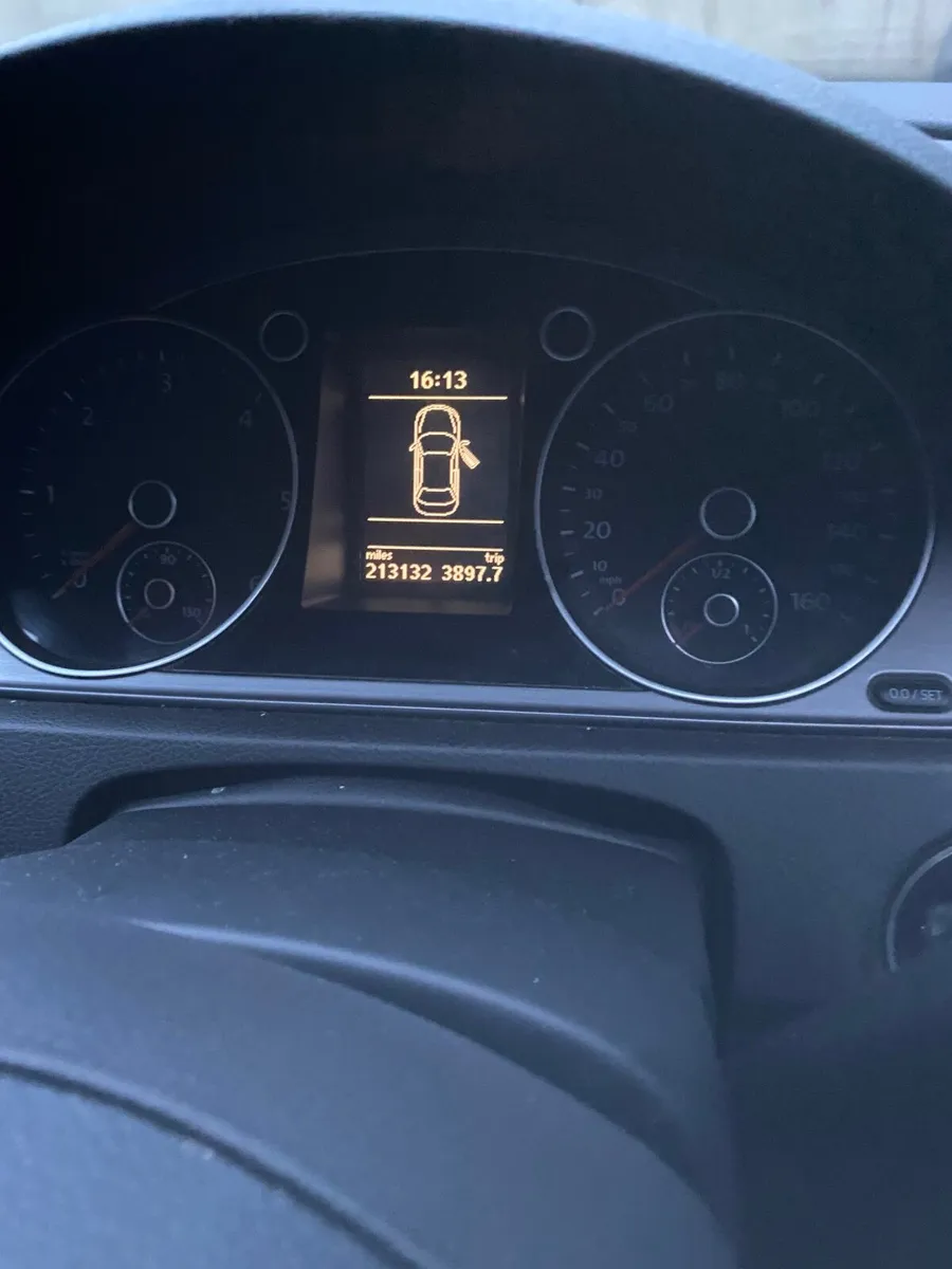 2011 Volkswagen Passat tdi blue motion - Image 2