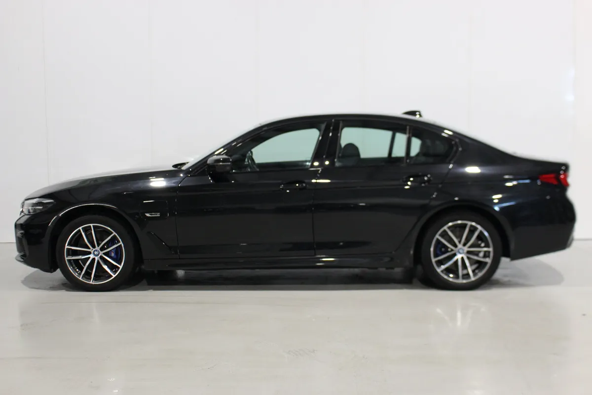 BMW 5-Series 2022 530E M SPORT ONLY 49KMS - Image 4