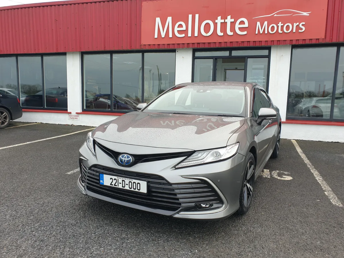 TOYOTA CAMRY 2.5 HYBRID**UPGRADED ALLOYS** - Image 1