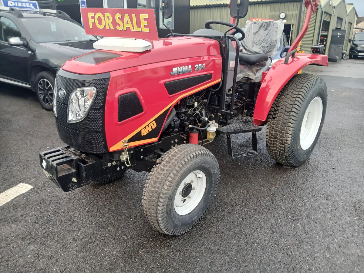 Jinmar 25hp compact tractor on grass tyres - Image 2