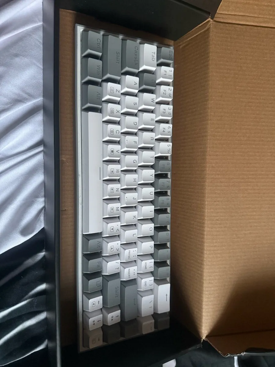 Reddragon Castor 65% mechanical keyboard - Image 1