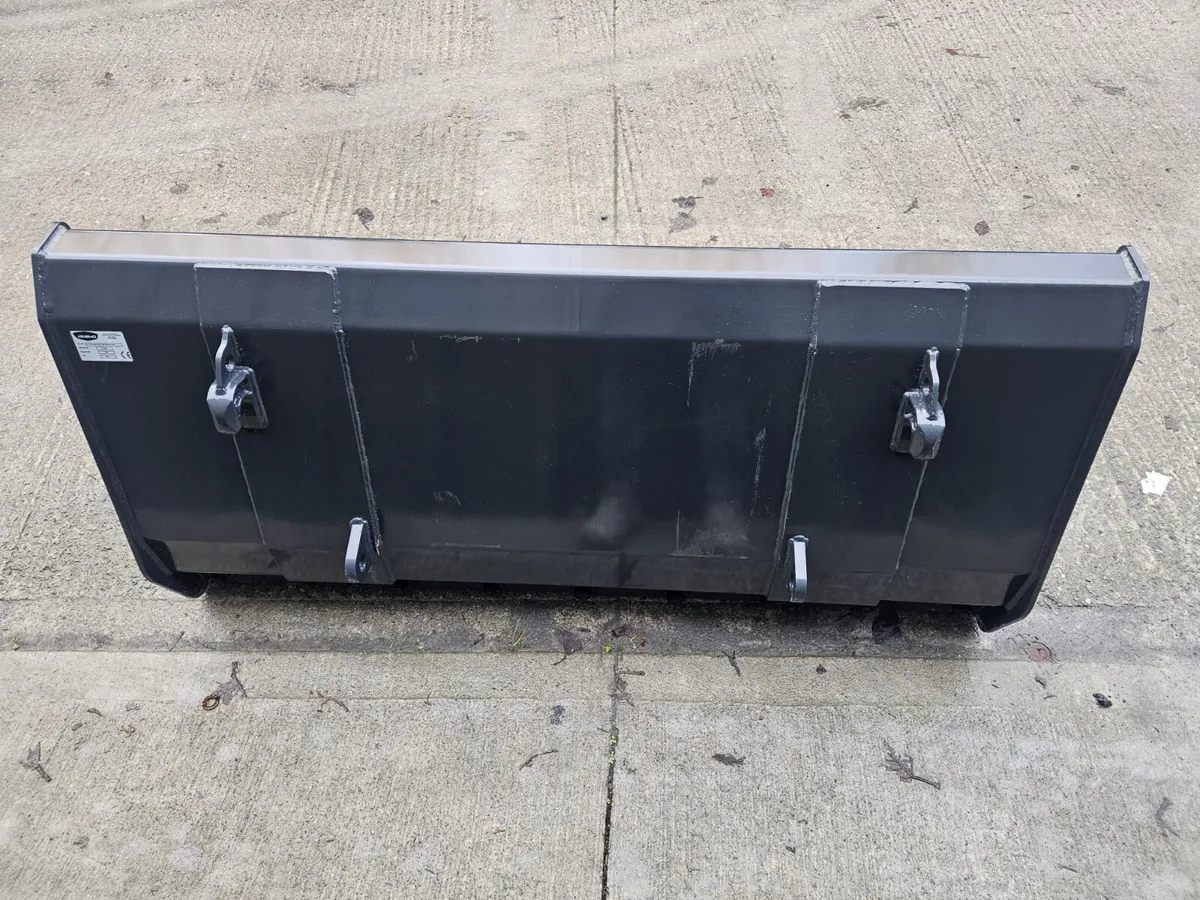 New Rhino 1.6m dung forks in stock - Image 3