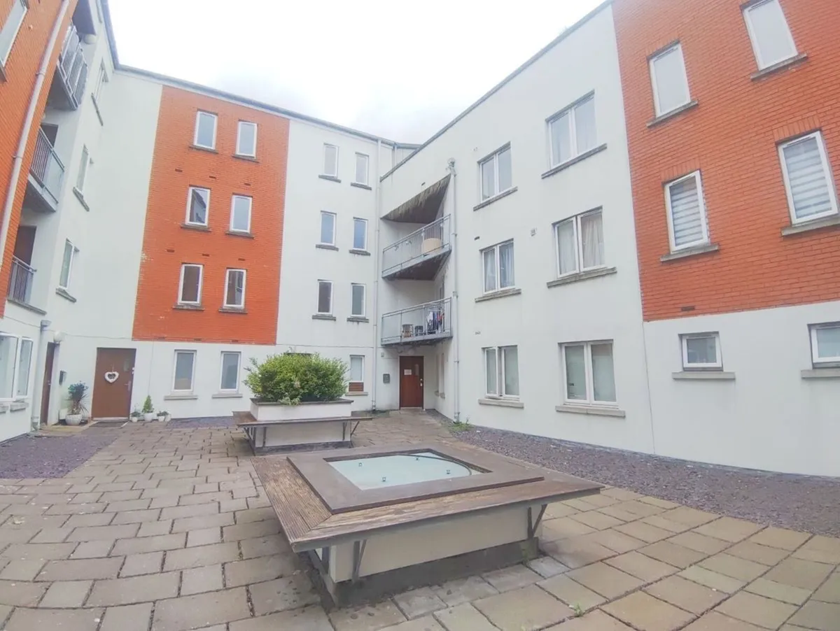 Abbey River Court 2 Bed Apt Limerick city - Image 2