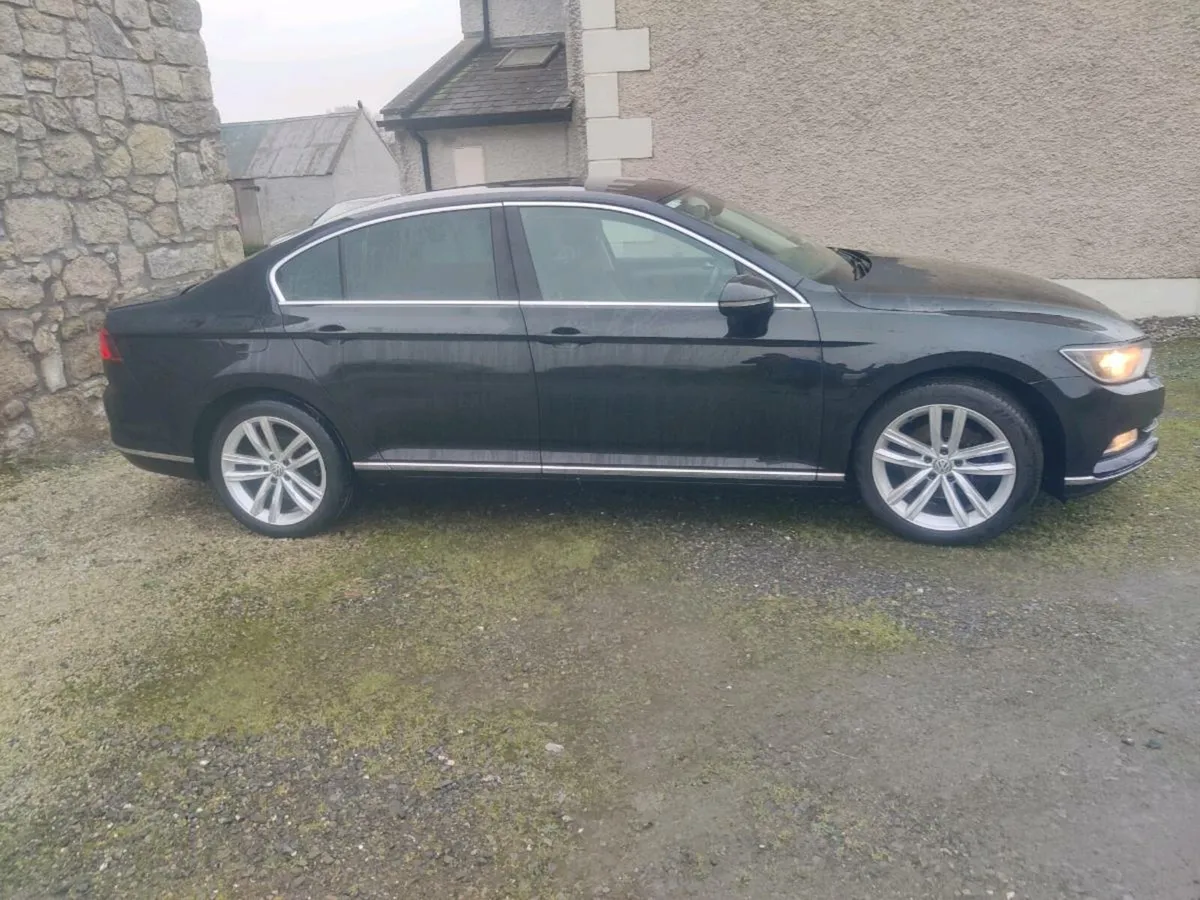 VOLKSWAGEN PASSAT HIGHLINE 2.0 TDI MANUAL 6SPEED - Image 1