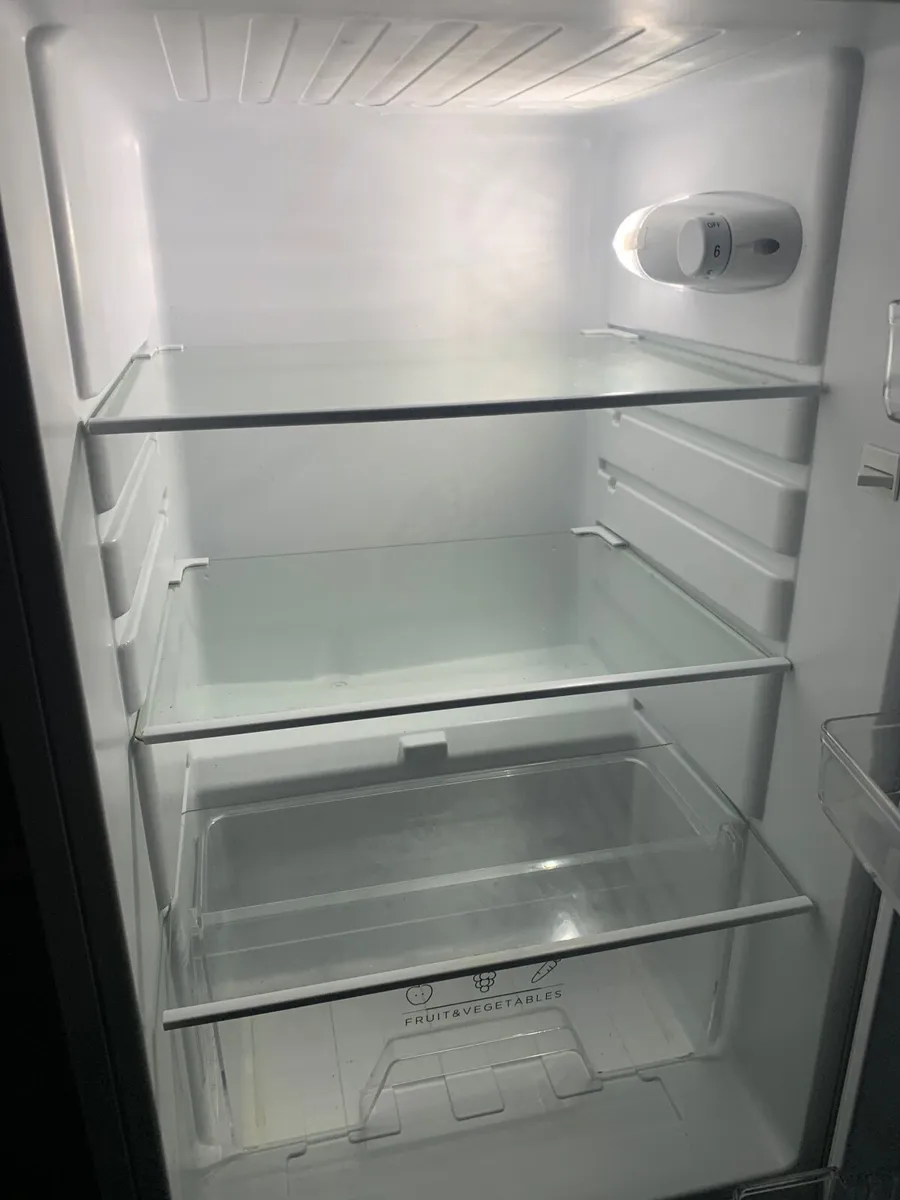 Belling undercounted fridge A rated - Image 2