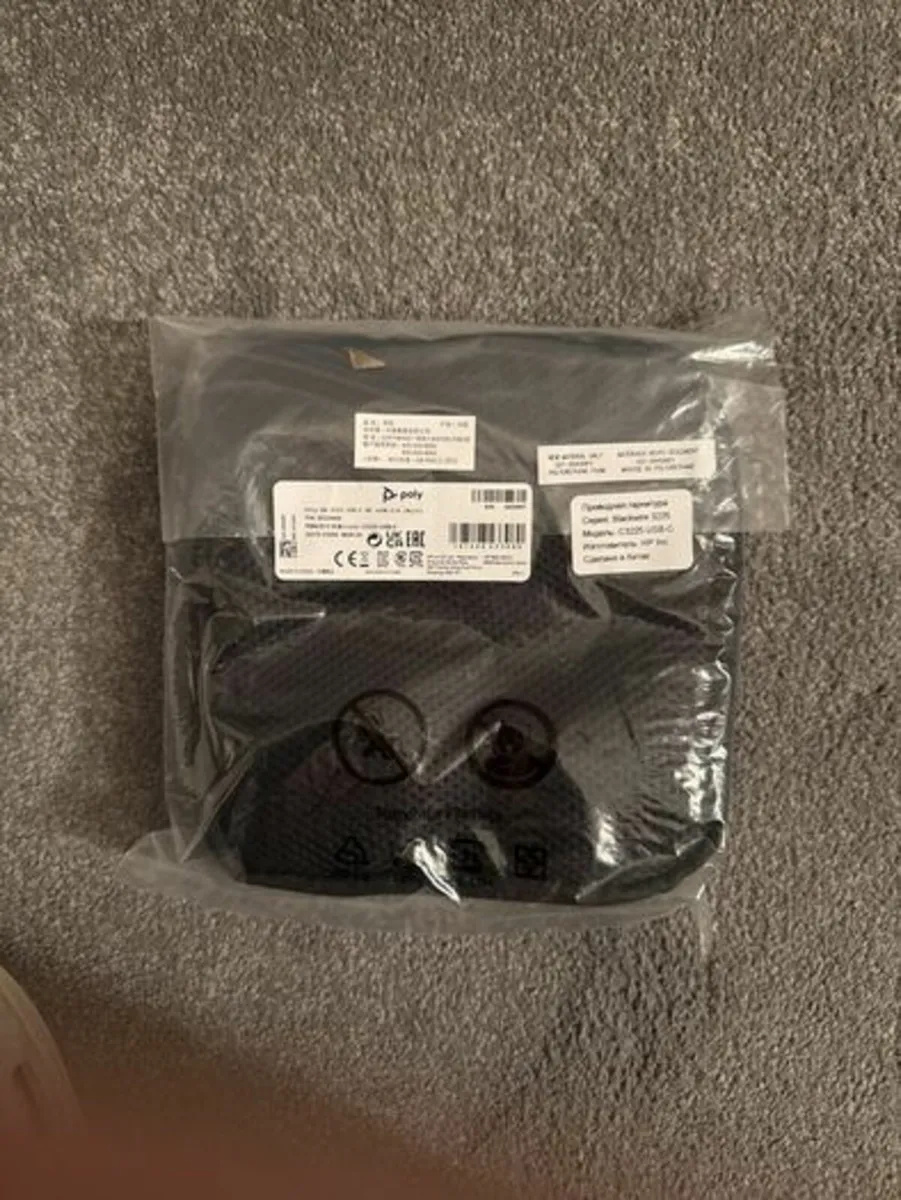 Poly Blackwire 3225 Stereo USB-C Headset - Image 2