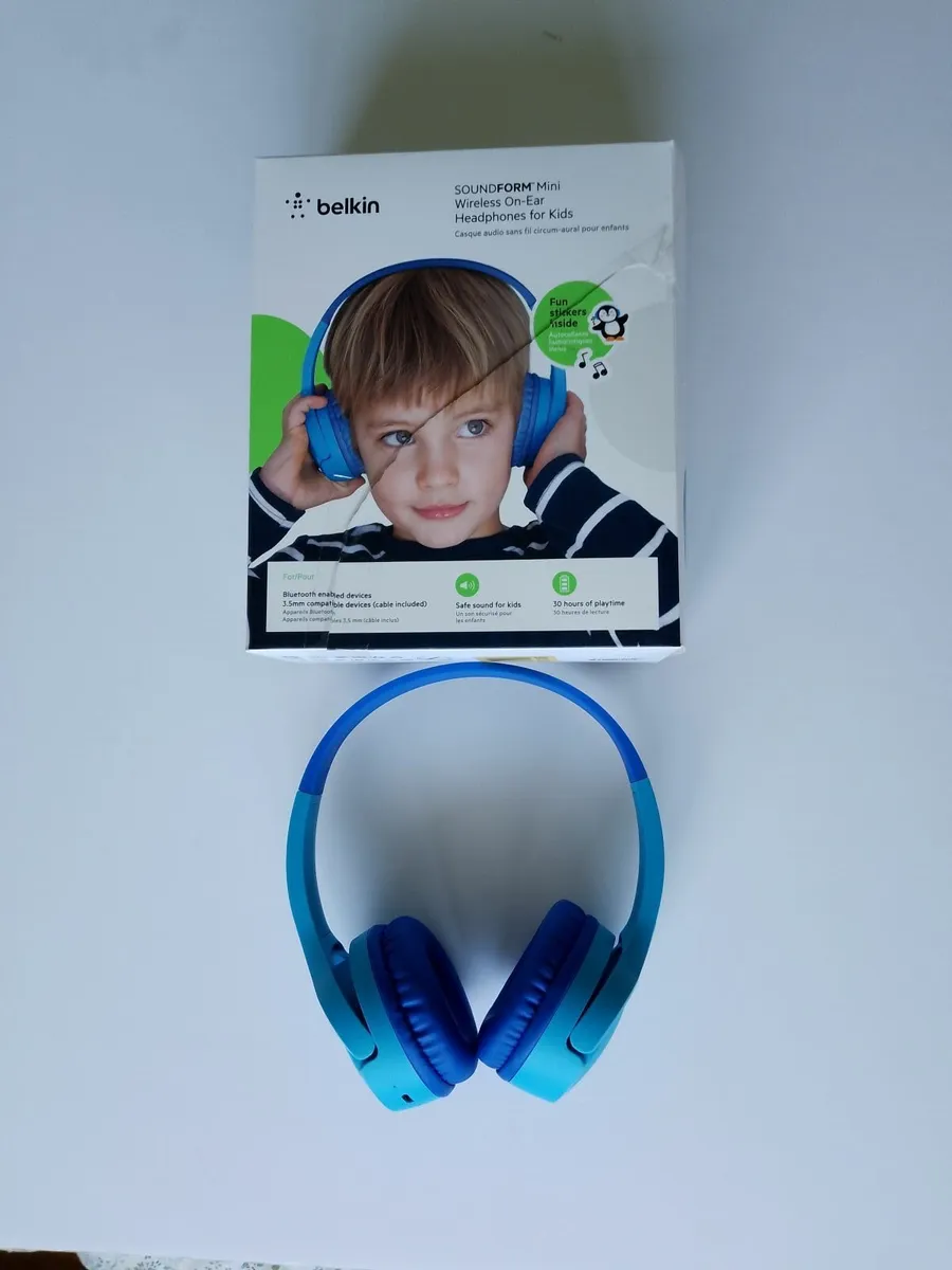 Wireless on-ear headphones for kids - Image 1