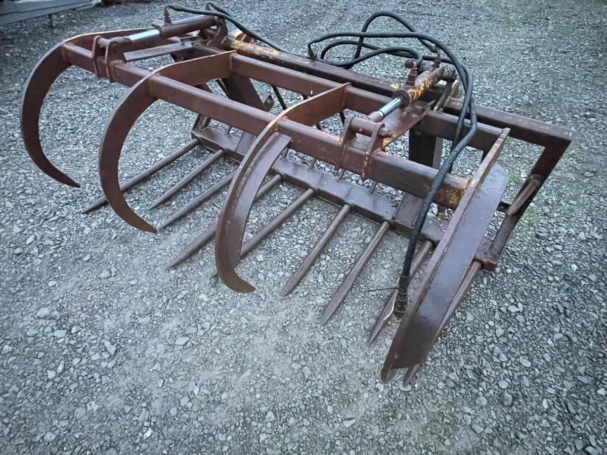 Dung grab 7ft - Image 4