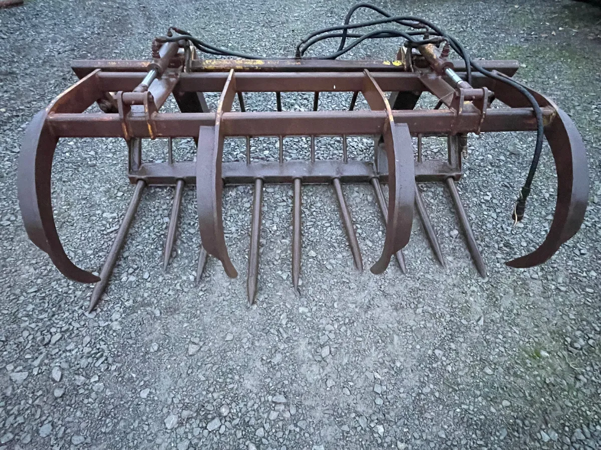 Dung grab 7ft - Image 3