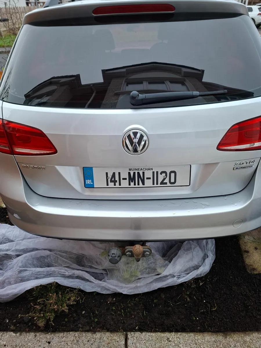 Volkswagen Passat 2014 - Image 2