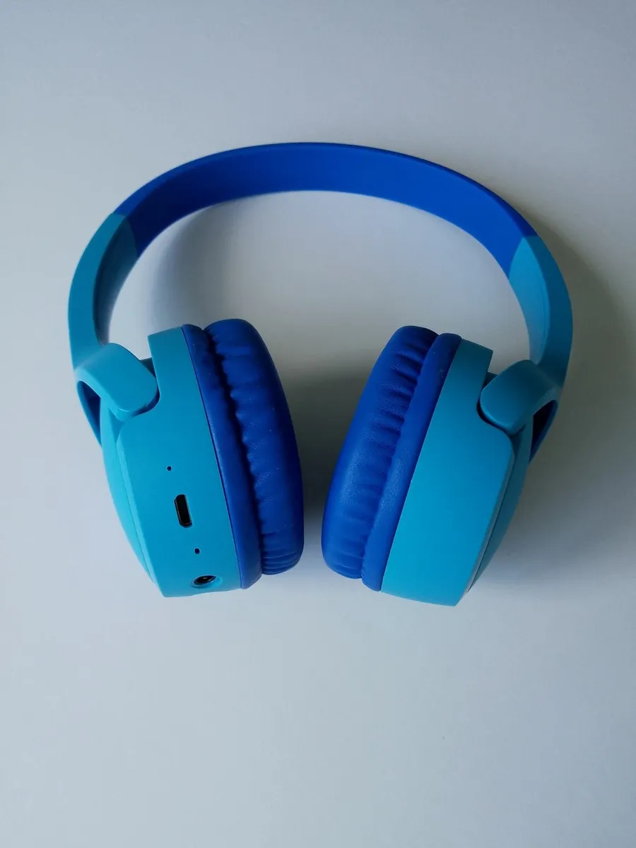 Wireless on-ear headphones for kids - Image 2