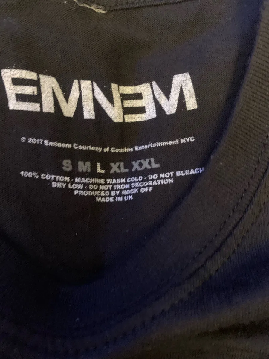 2 Eminem t shirt lager and xl - Image 2