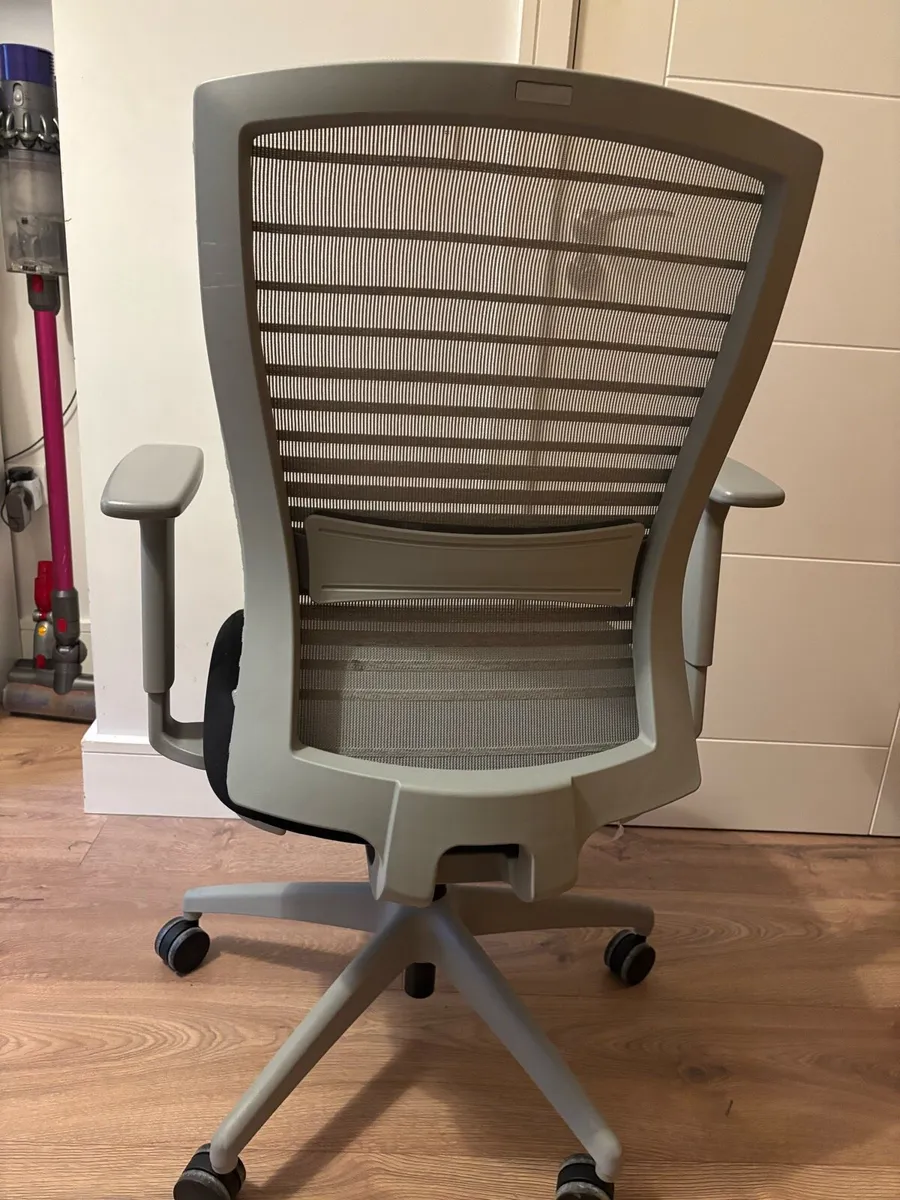 Office chair Grey - as new - Image 2