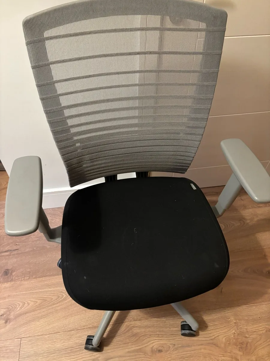 Office chair Grey - as new - Image 3