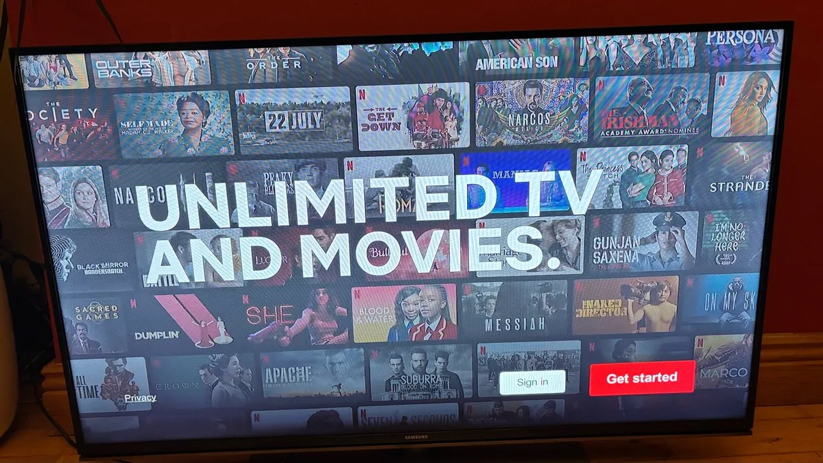 40” Samsung Smart TV - Image 2