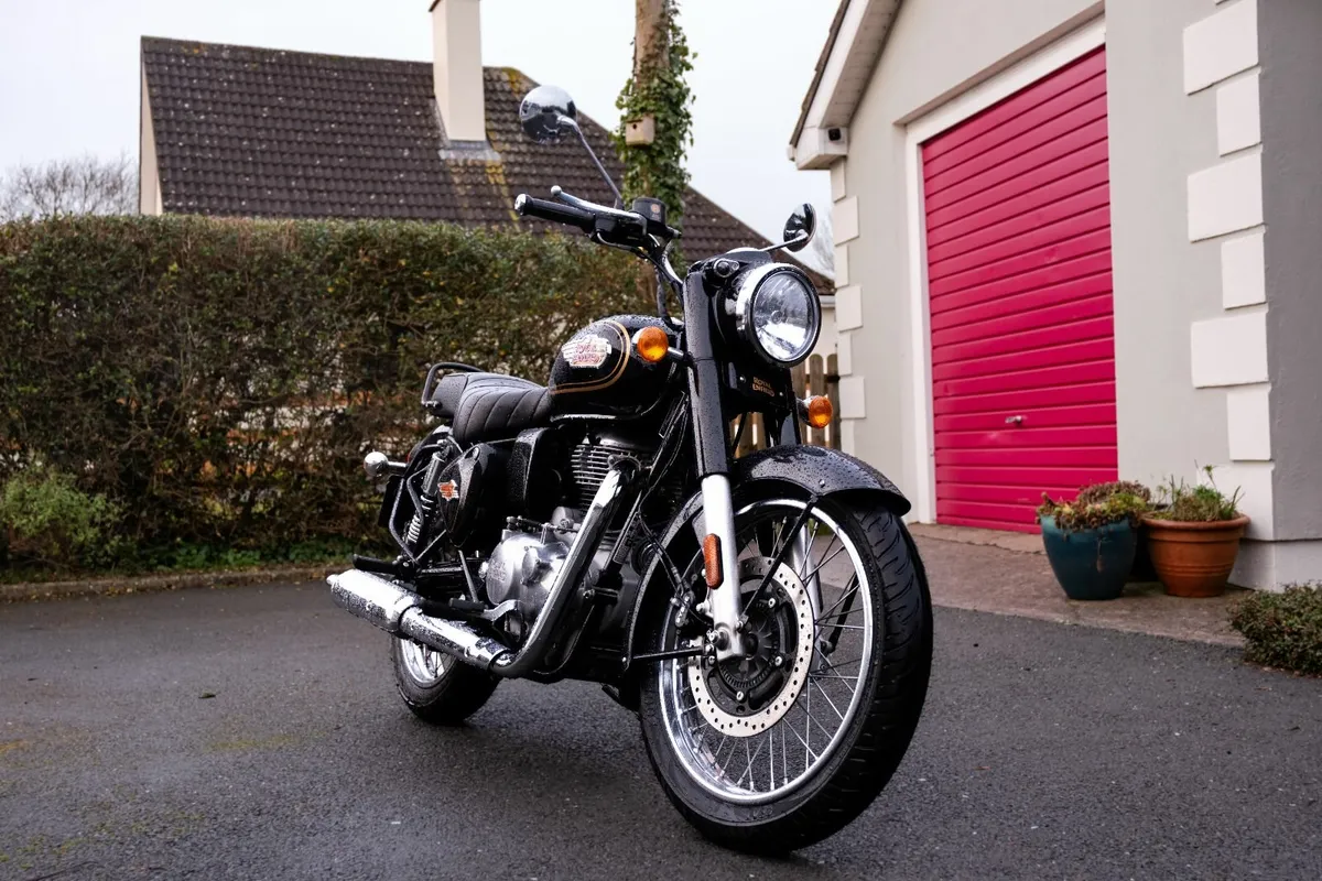 ROYAL ENFIELD Bullet 2024 - Image 1