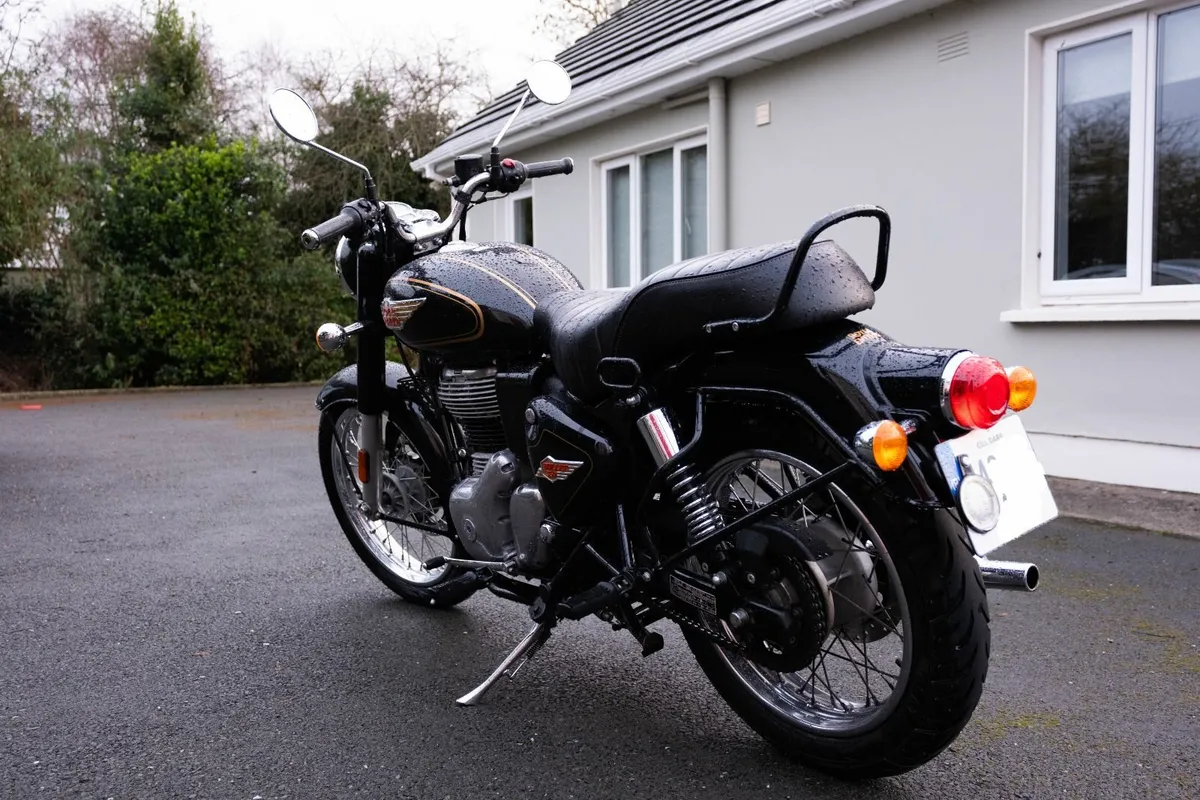 ROYAL ENFIELD Bullet 2024 - Image 3